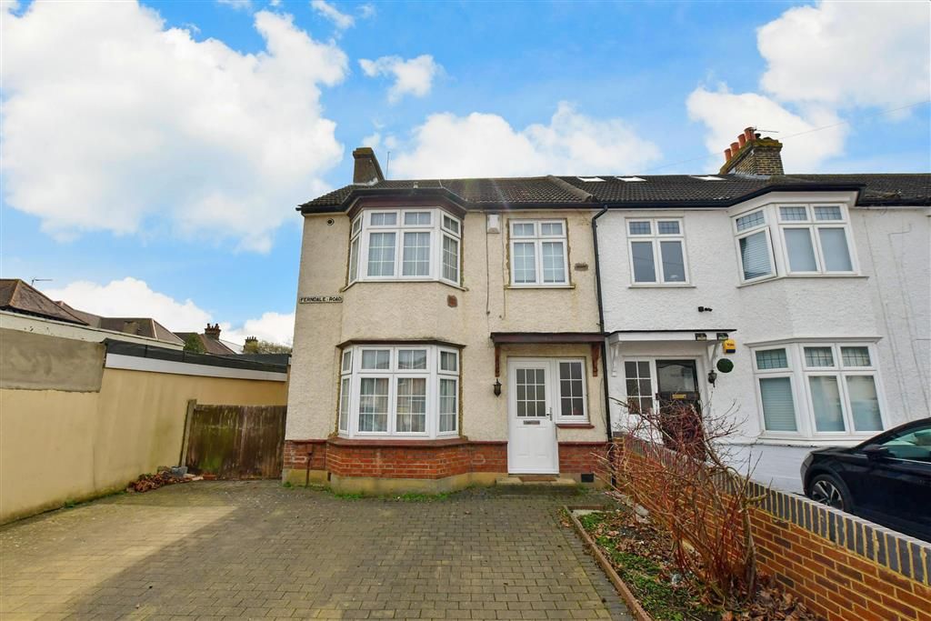 3 bed end terrace house for sale in Ferndale Road, Gravesend, Kent DA12