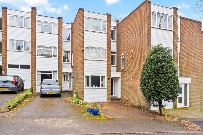 4 bed town house for sale in Barrow Hill Close, Old Malden, Worcester