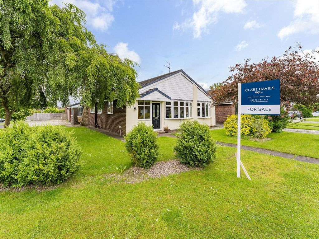 4 bed bungalow for sale in Hand Lane, Leigh WN7, £400,000 Zoopla