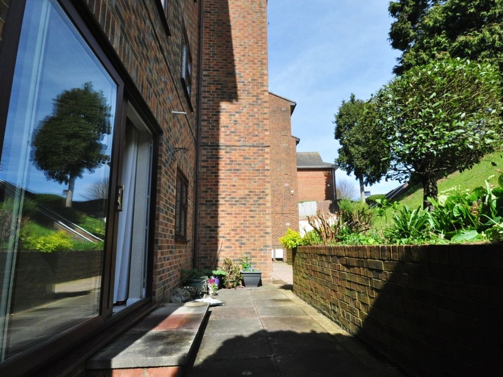 1 bed flat to rent in Croydon Road, Caterham CR3 Zoopla