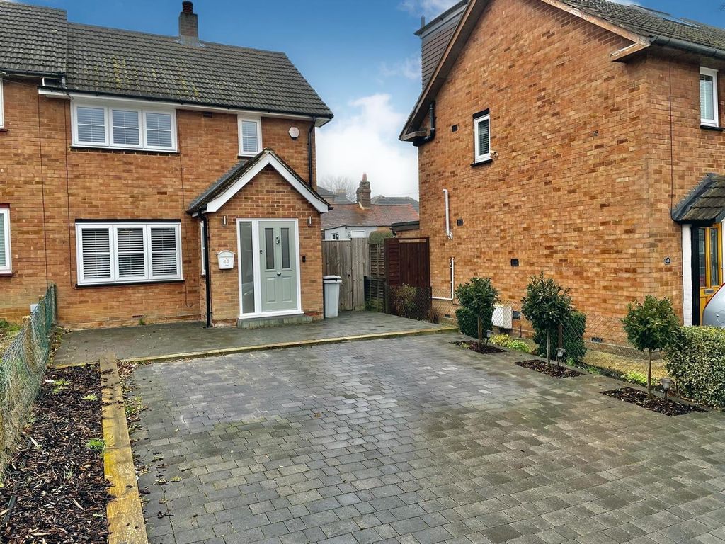 2 bed end terrace house for sale in Cromwell Road, Warley, Brentwood