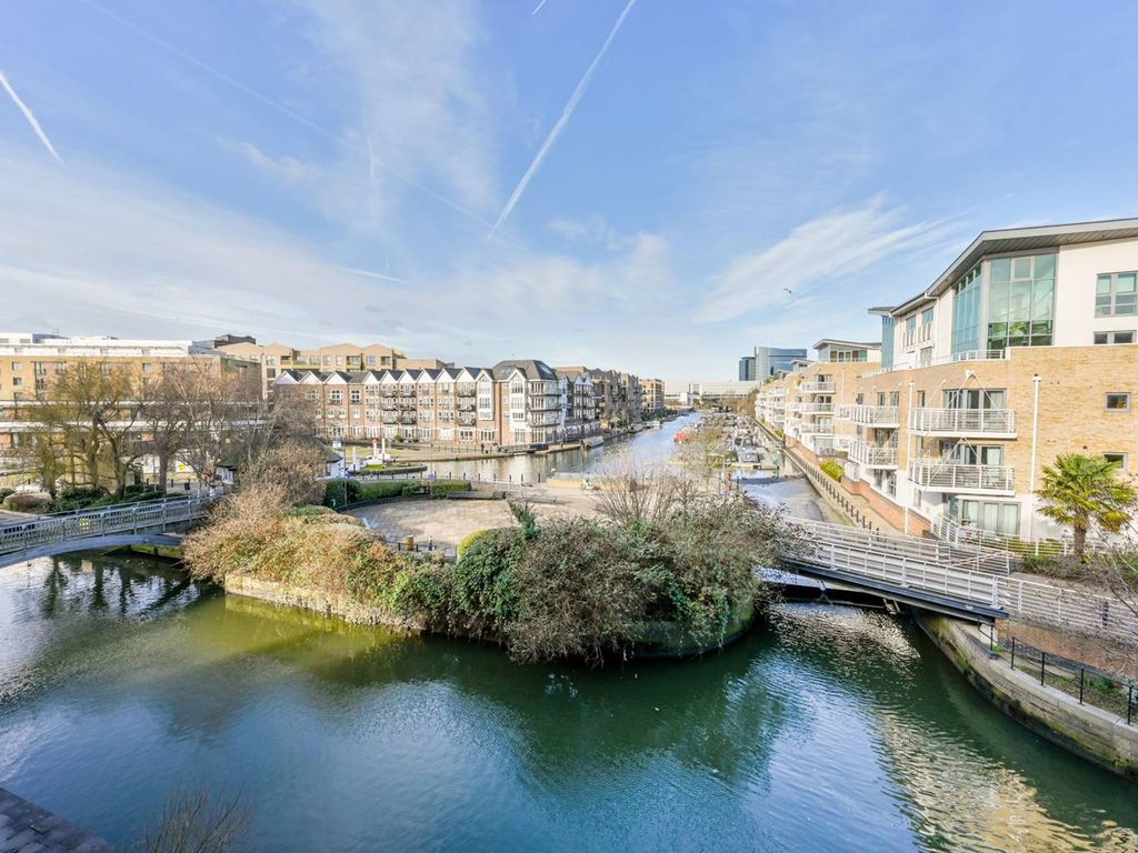 2 bed flat for sale in Brentford Lock, Brentford TW8 Zoopla