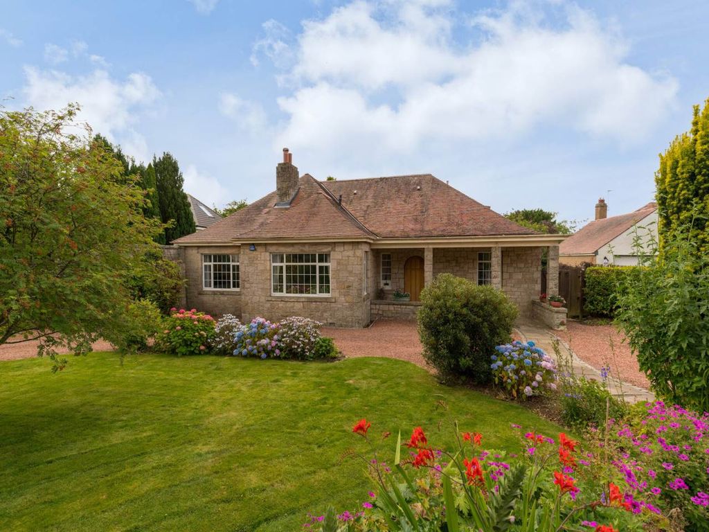 5 bed property for sale in Essex Road, Cramond, Edinburgh EH4, £945,000