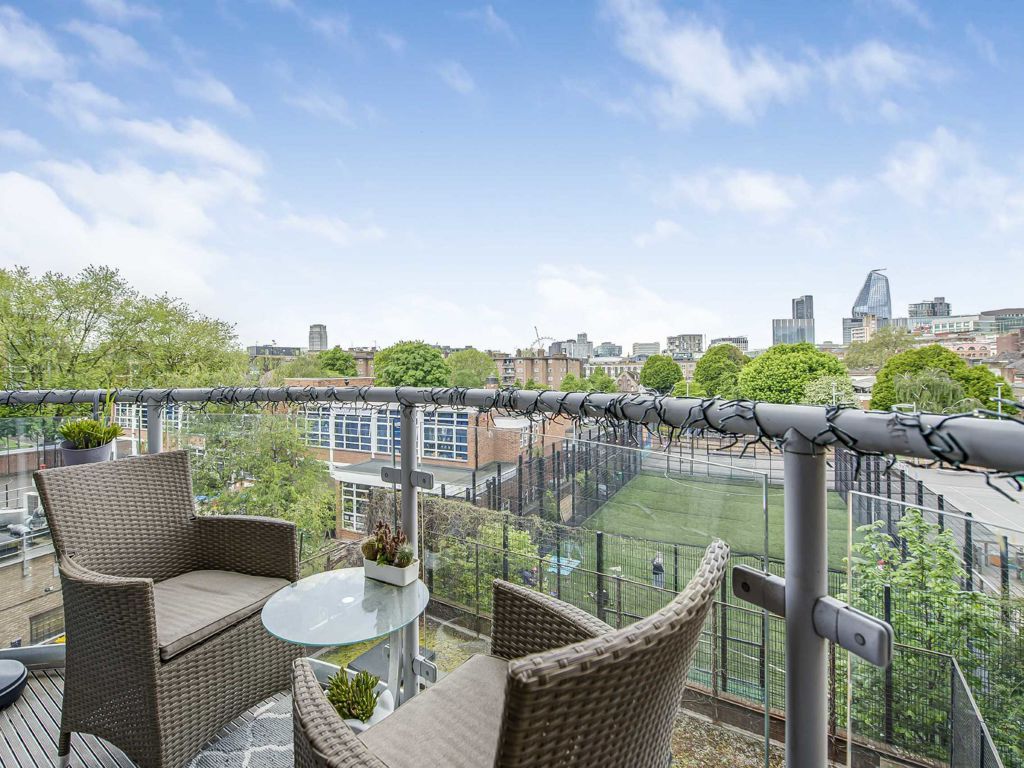 2 bed flat for sale in Borough High Street, London SE1, £650,000 Zoopla