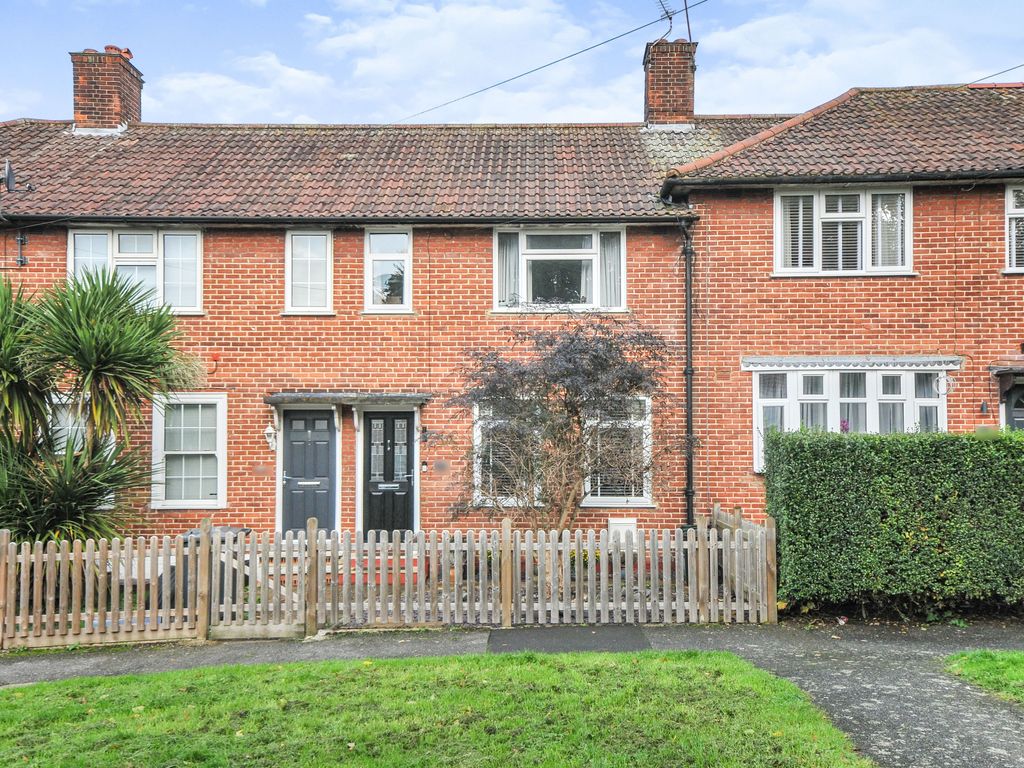 2 bed terraced house for sale in Beaconsfield Road, London SE9 Zoopla