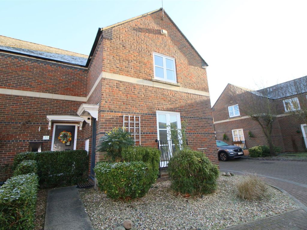 3 bed semidetached house to rent in Cannon Mews, Waltham Abbey EN9