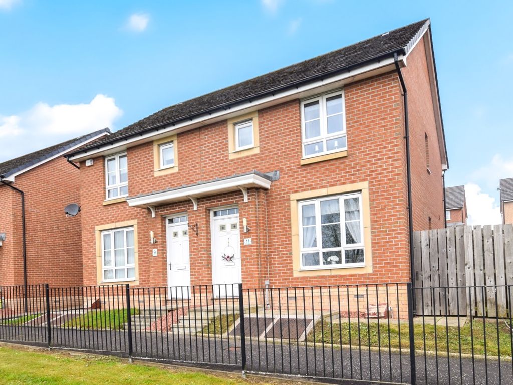 3 bed semidetached house for sale in Cot Castle View East, Stonehouse