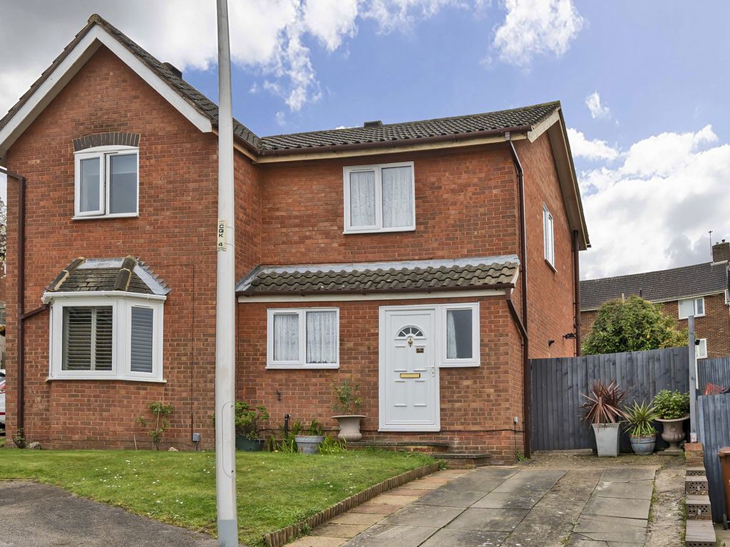 2 bed semidetached house for sale in Colchester Close, Chatham ME5