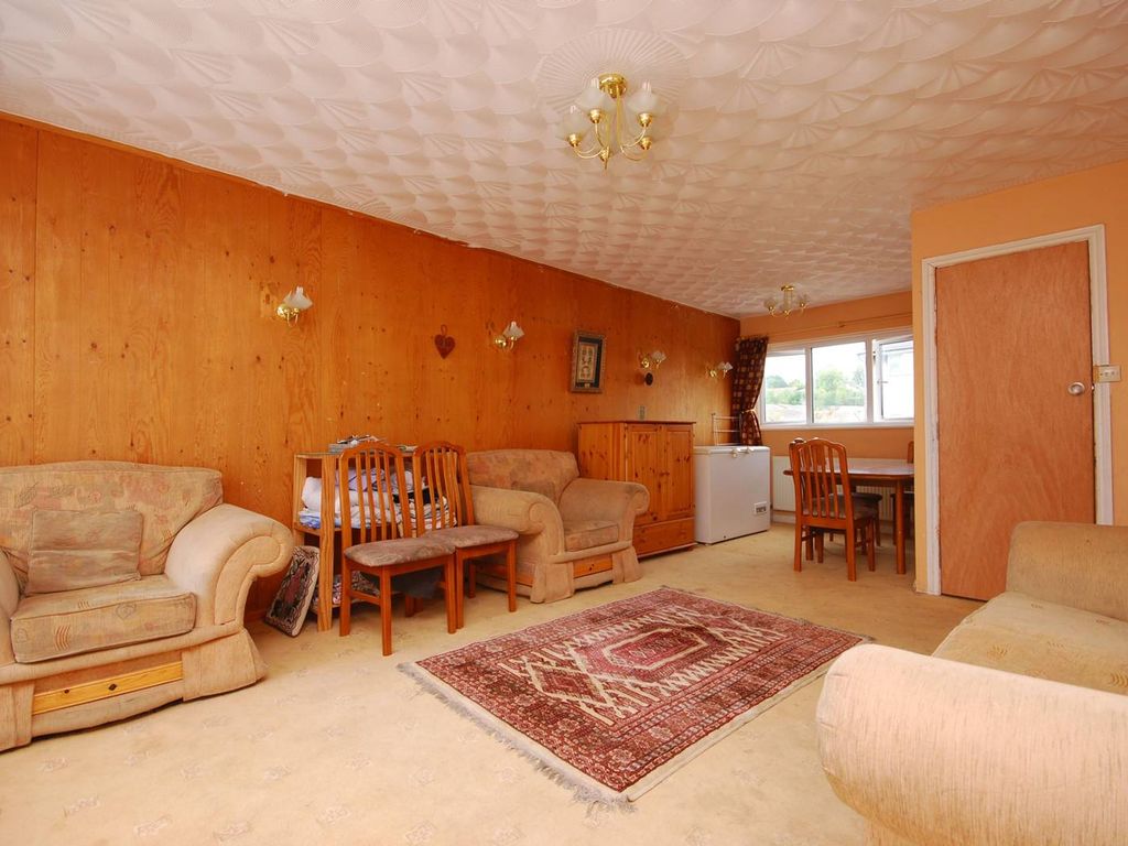 4 bed terraced house for sale in Guildford Park Avenue, Guildford GU2