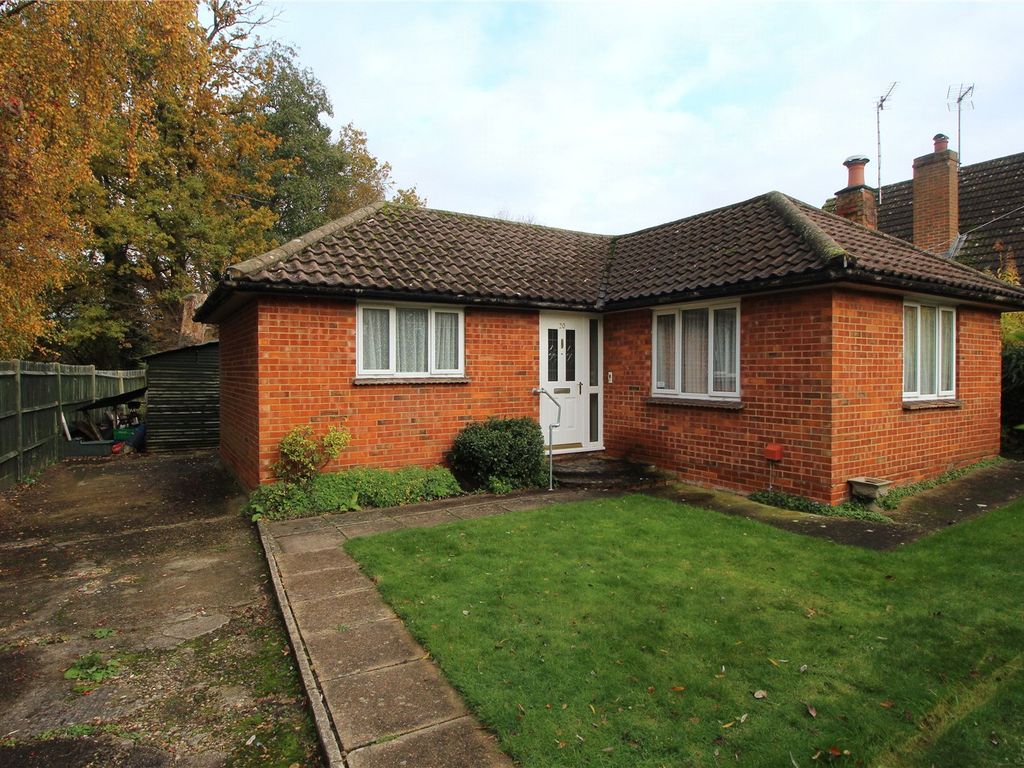 2 bed bungalow for sale in Gravel Road, Church Crookham, Fleet