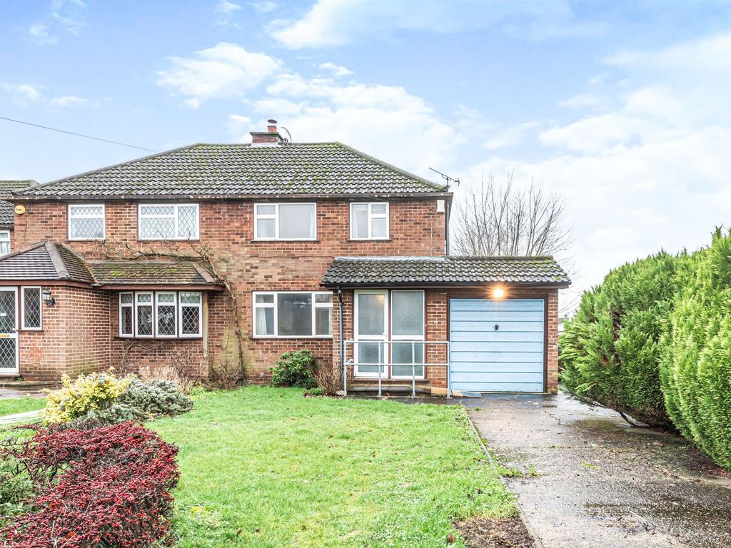 2 bed semidetached house for sale in Shirley Avenue, Reading RG2, £