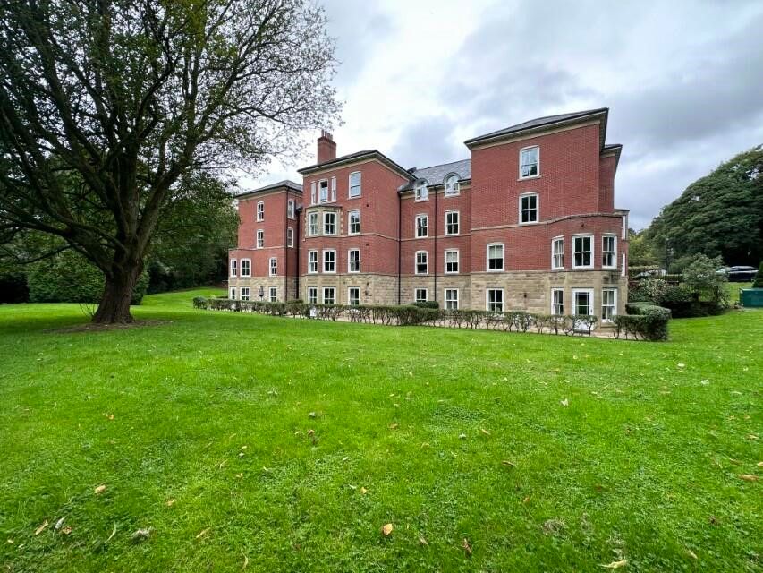 2 bed flat for sale in Markland Hill, Bolton BL1, £275,000 Zoopla