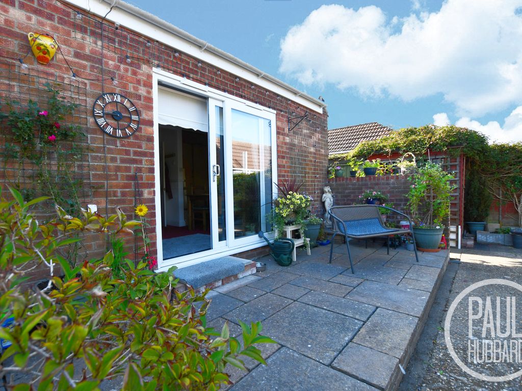 3 bed detached bungalow for sale in Clovelly Rise, Oulton Broad