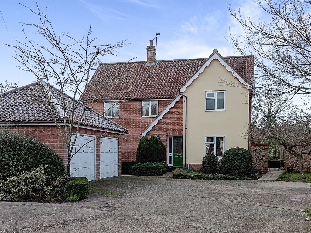 4 bed detached house for sale in All Saints Close, Wetheringsett