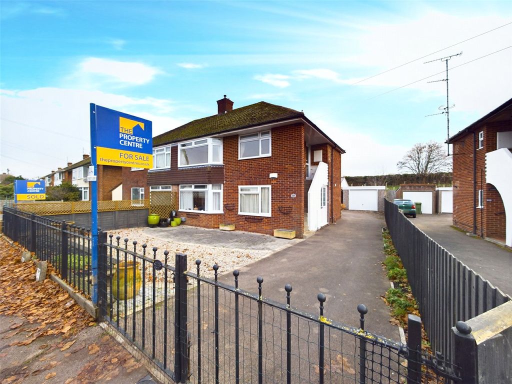 2 bed for sale in Winchester Way, Cheltenham