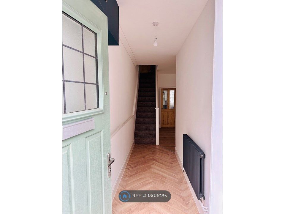 3 bed terraced house to rent in St. Helens Road, Abergavenny NP7, £