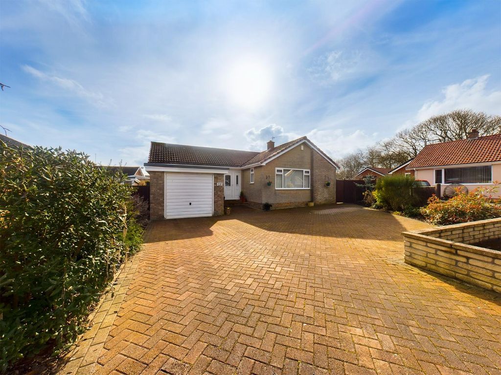 2 bed detached bungalow for sale in Fewston Close, Filey, North