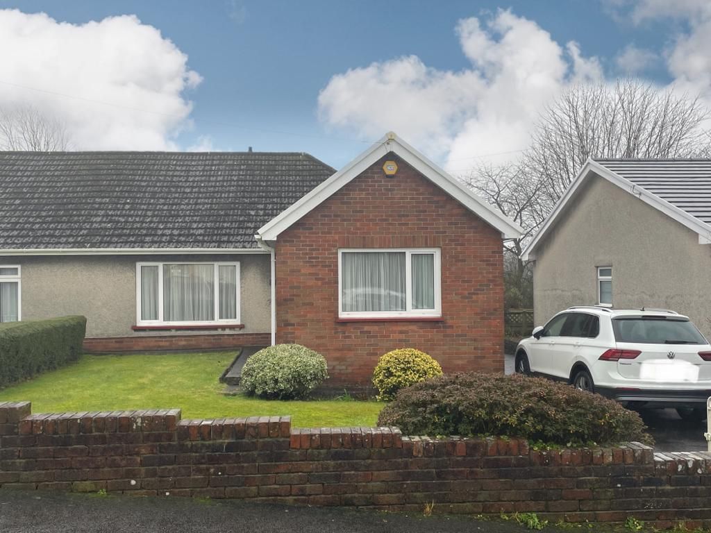 3 bed semidetached bungalow for sale in Danycoed Road, Birchgrove