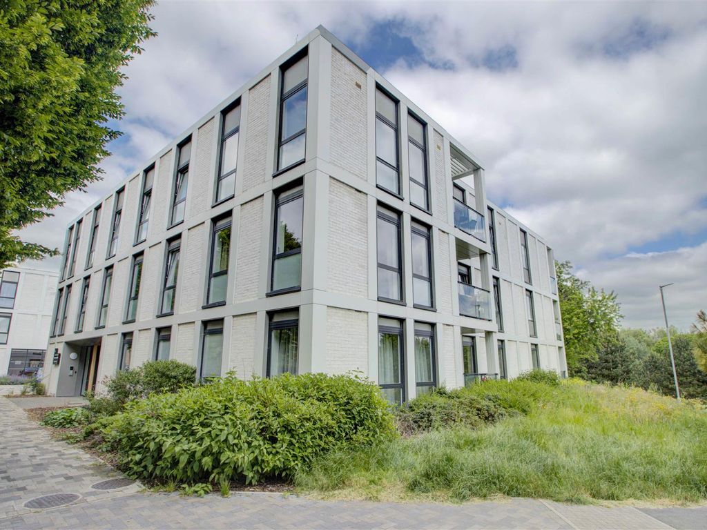 3 bed flat for sale in Hornchurch Road, Uxbridge UB10 Zoopla