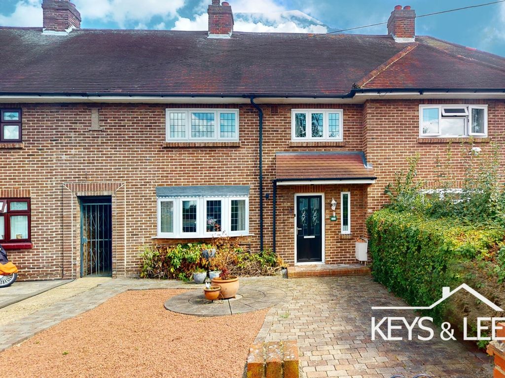 3 bed terraced house for sale in Cross Road, Mawneys, Romford RM7, £