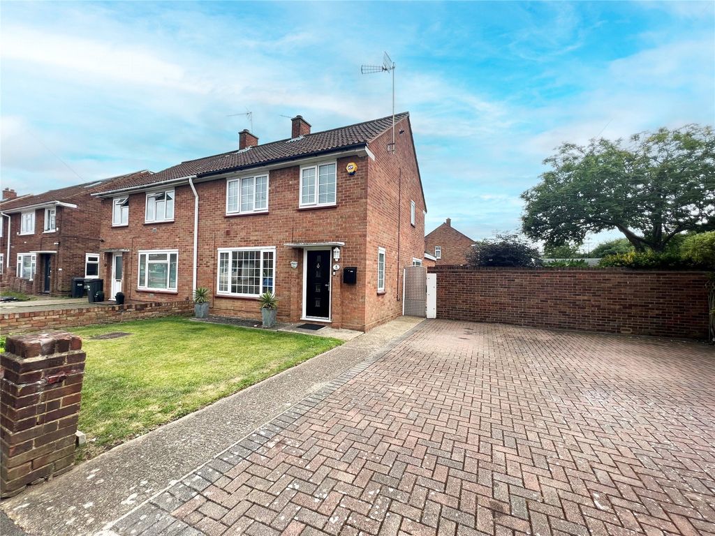 3 bed semidetached house for sale in The Gardens, Feltham TW14 Zoopla
