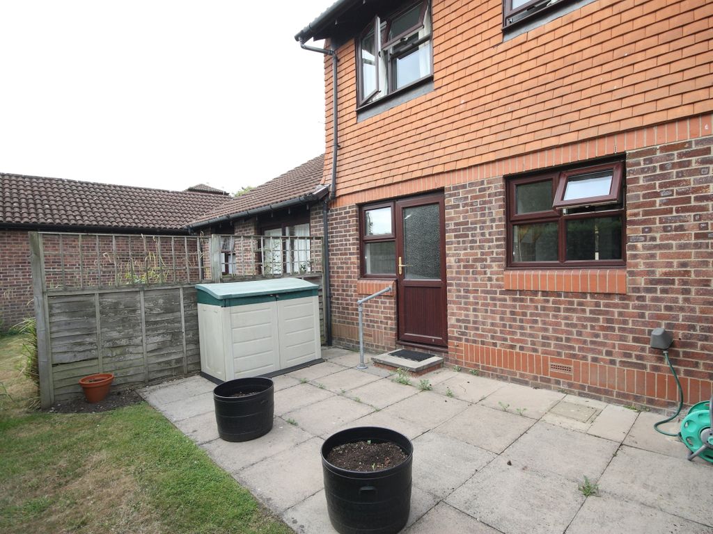 1 bed flat for sale in Bainton Mead, Woking GU21 Zoopla