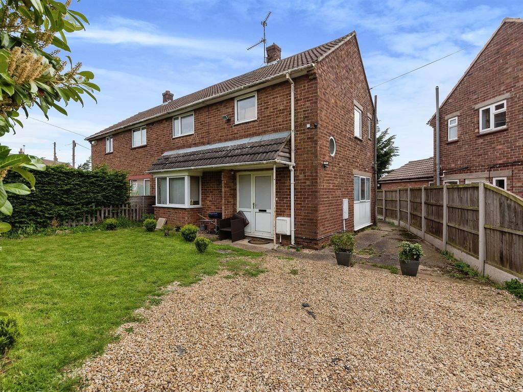 3 bed semidetached house for sale in Manor Drive, Great Gonerby