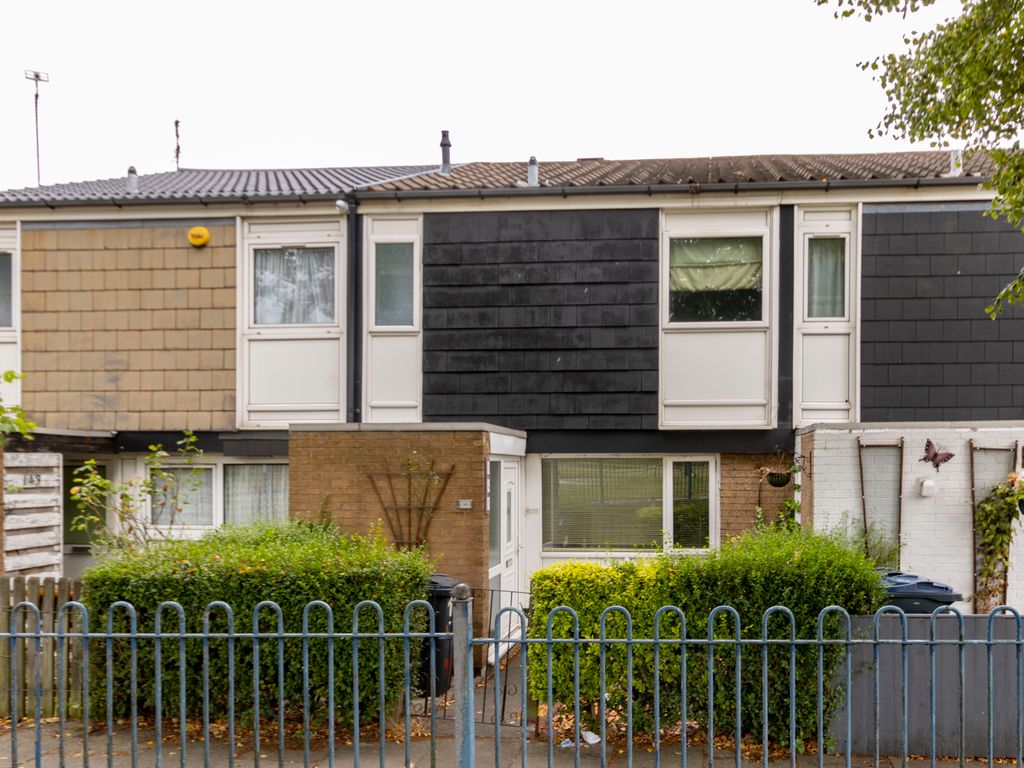 3 bed terraced house to rent in Rodney Close, Birmingham B16, £1,200