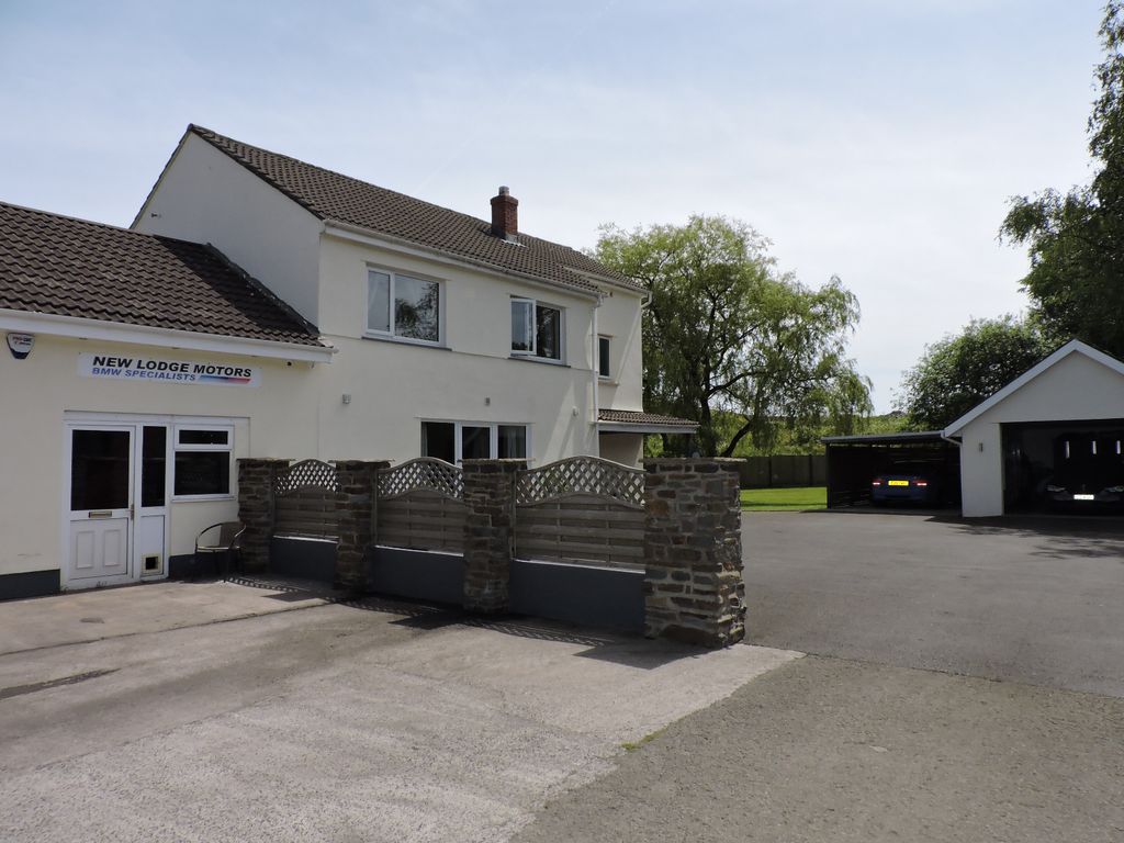 5 bed detached house for sale in Pontardulais Road, Cwmgwili, Llanelli