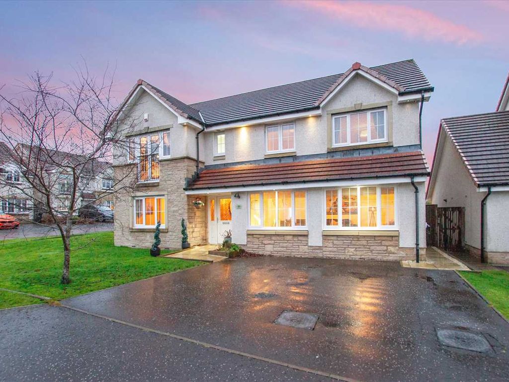 5 bed detached house for sale in Orwell Wynd, Hairmyres, East Kilbride