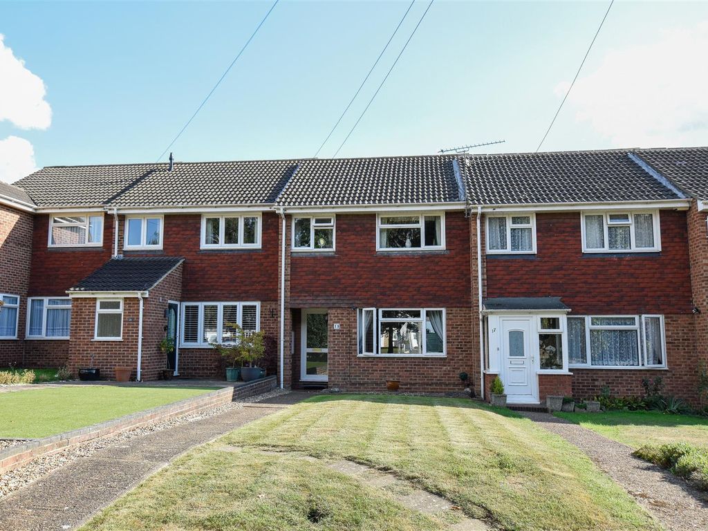 3 bed terraced house for sale in Cherrywood Drive, Northfleet