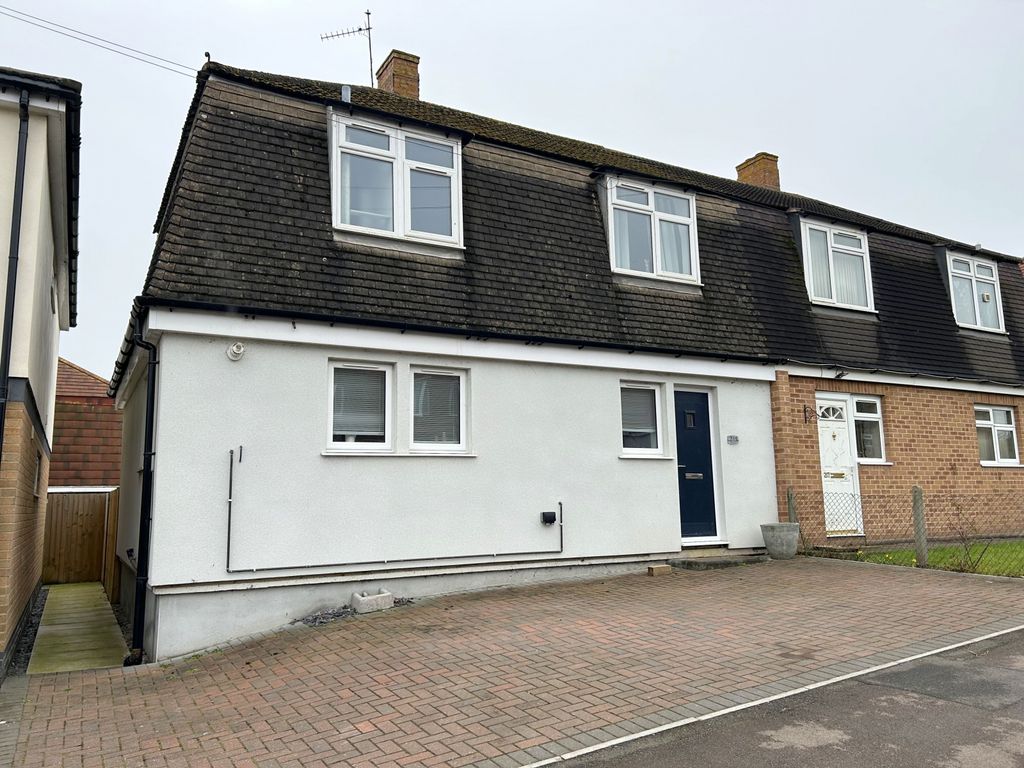 3 bed semidetached house for sale in Queens Road, Tewkesbury GL20, £
