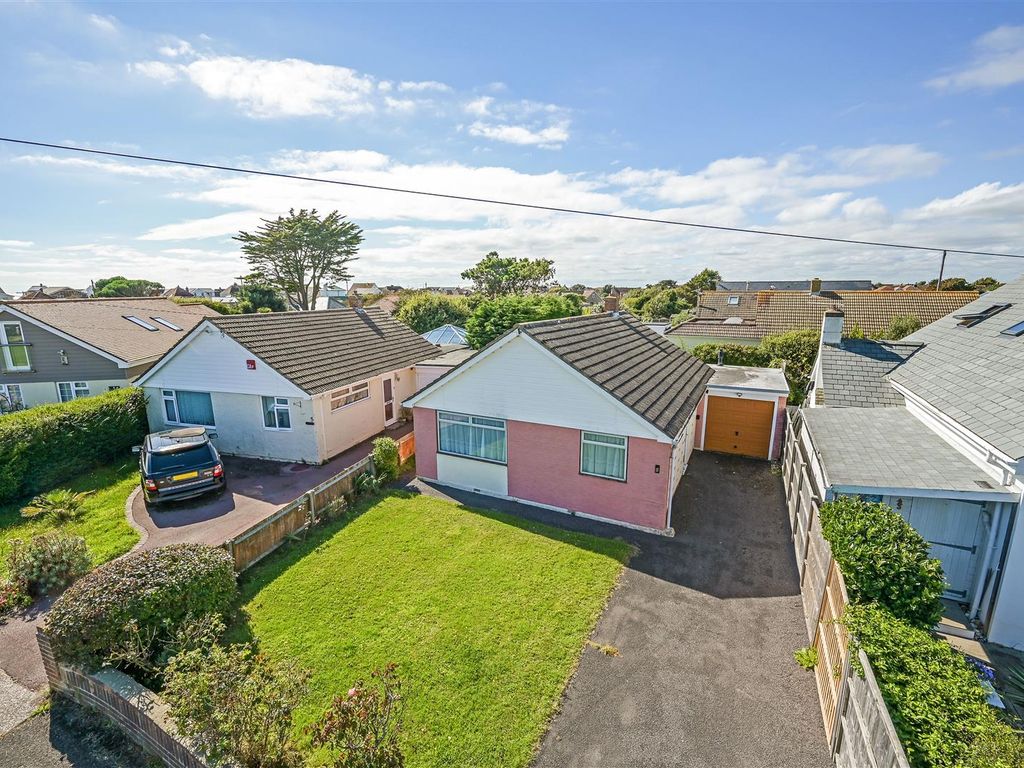 2 bed detached bungalow for sale in Seafield Close, East Wittering