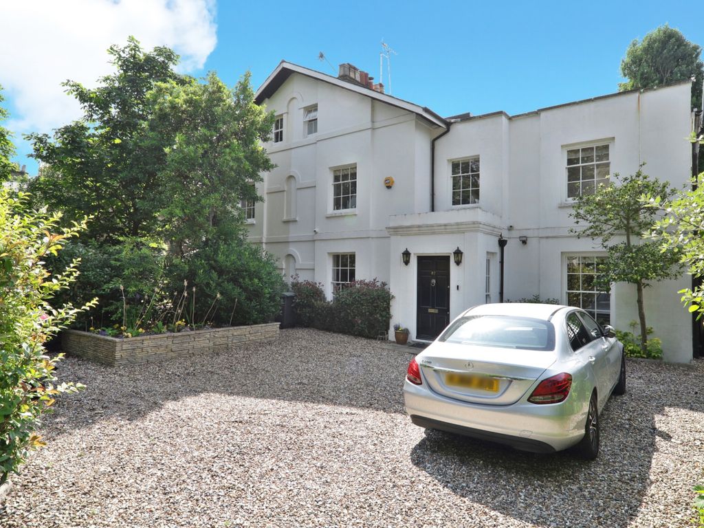 Fortis Green, East Finchley, London N2  