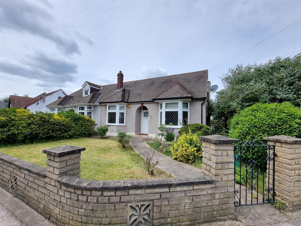 2 bed semidetached bungalow for sale in Goodmayes Lane, Goodmayes