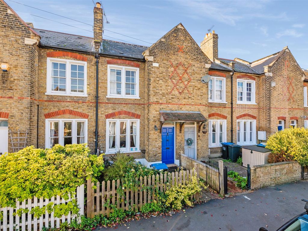 2 bed property for sale in Gladstone Road, London SW19, £750,000 Zoopla
