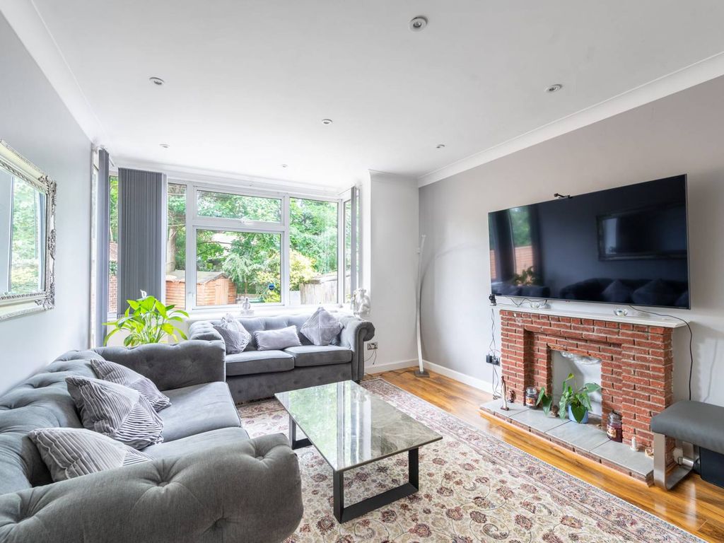 2 bed for sale in Richmond Court, Forty Avenue, Wembley Park