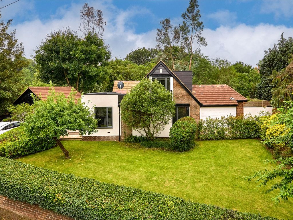 4 bed country house for sale in Lakes Lane, Witley, Godalming, Surrey