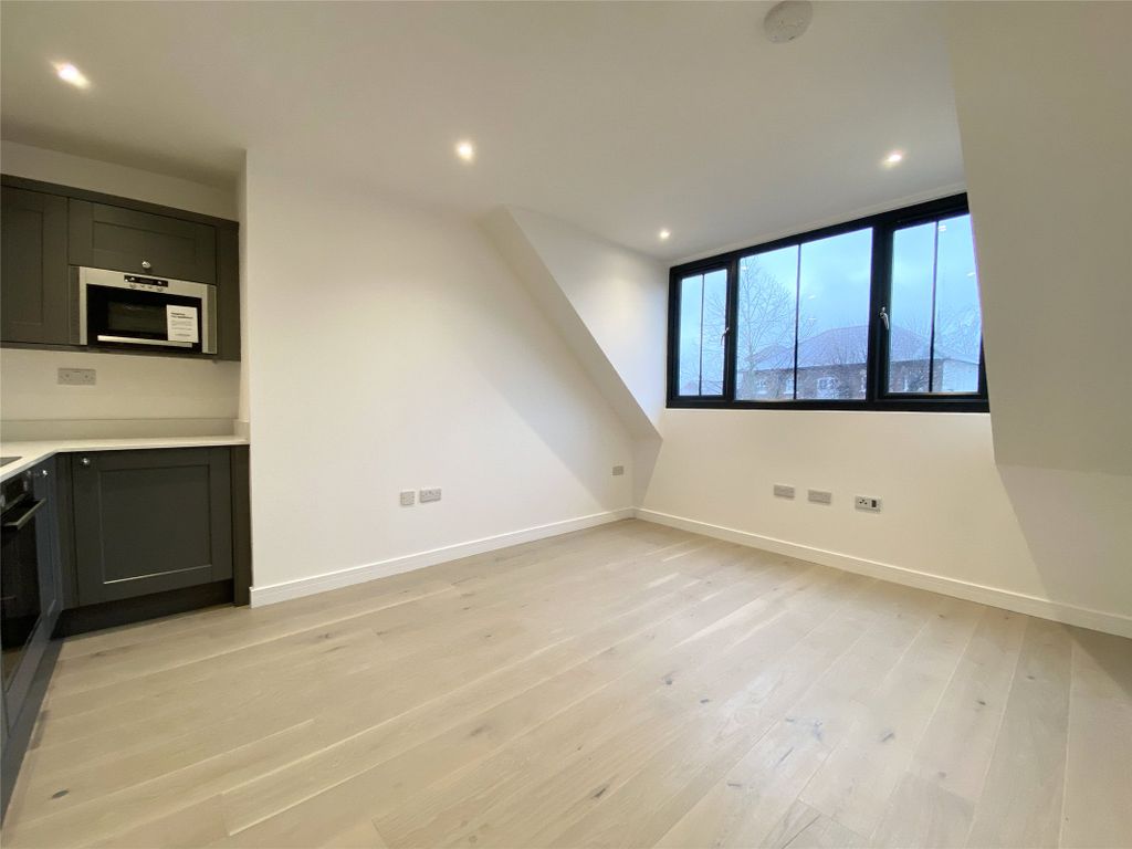 1 bed flat to rent in Mulberry House, Station Road, Dorking, Surrey RH4