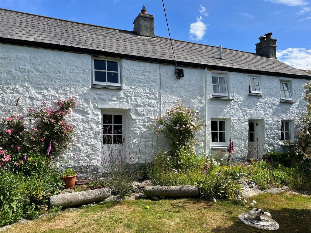 3 bed end terrace house for sale in Higher Row, Ashton, Helston TR13