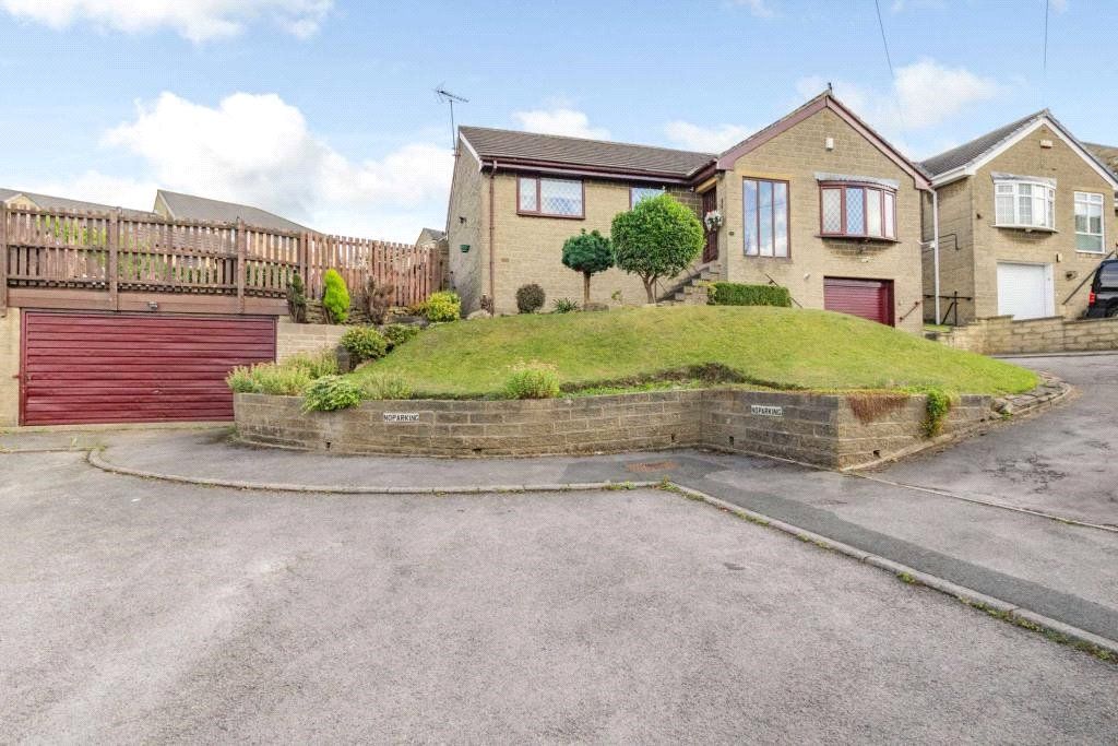 3 bed bungalow to rent in Lord Street, Staincliffe, Dewsbury WF13 Zoopla