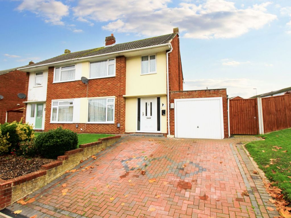 3 bed semidetached house for sale in Forest Hills Drive, Townhill Park