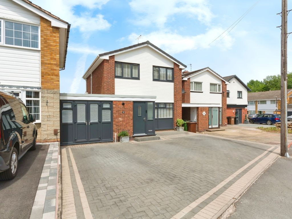 4 bed link detached house for sale in Leafield Road, Solihull, West