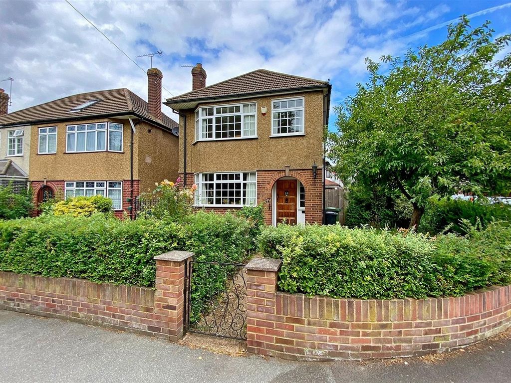 3 bed detached house for sale in Lambs Lane South, Rainham RM13 Zoopla