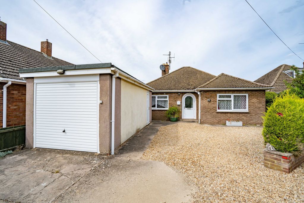 3 bed bungalow for sale in Crossgate Crescent, Pinchbeck, Spalding PE11