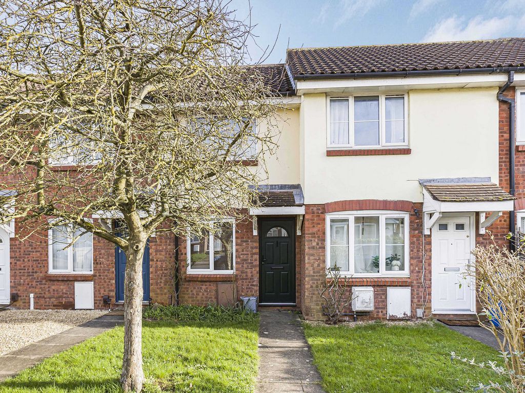 1 bed terraced house for sale in Roman Way, Bicester OX26, £220,000