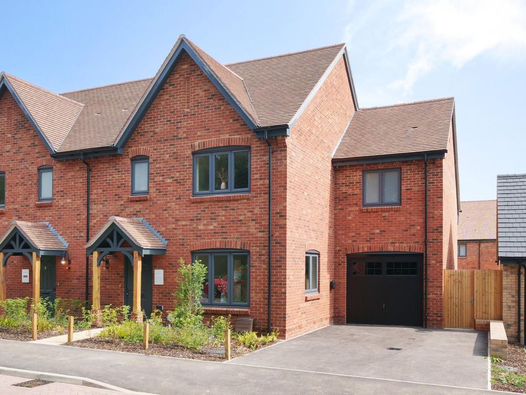 New home, 4 bed semidetached house for sale in Heritage Walk, North