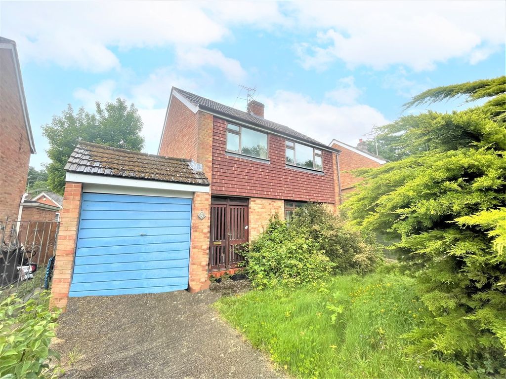 Broad Street, Guildford GU3  