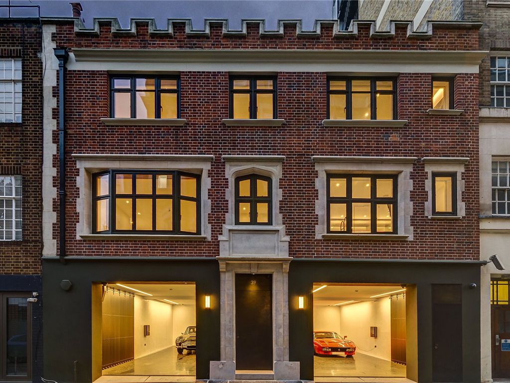 Bruton Place, Mayfair, London W1J  