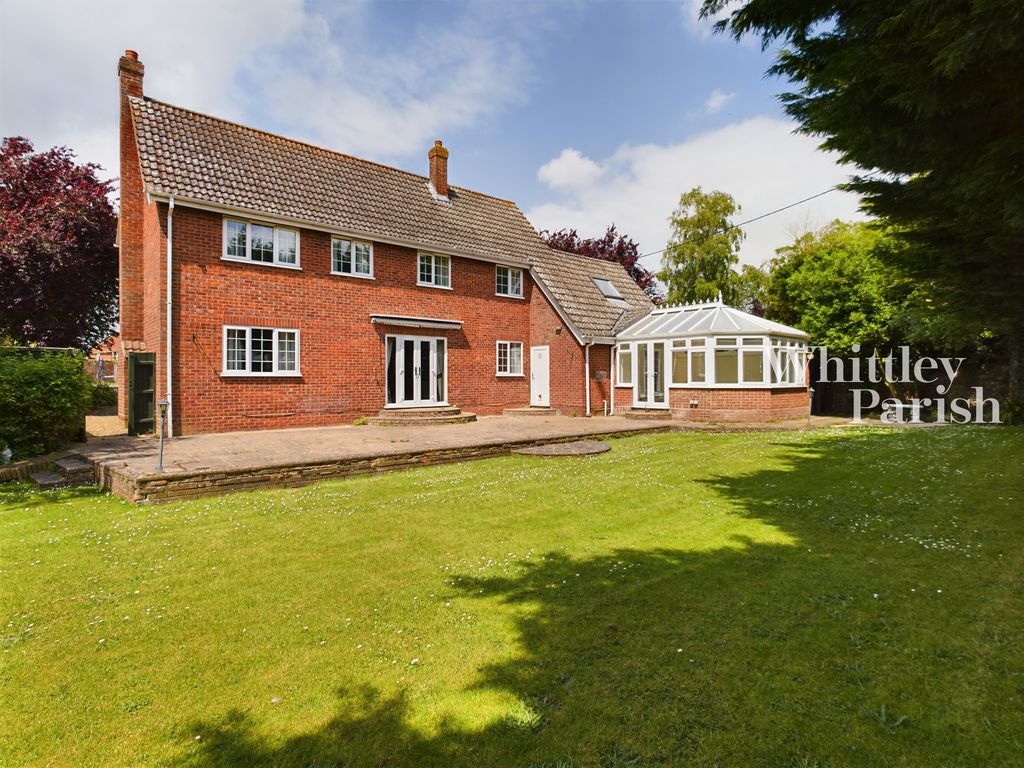 4 bed detached house to rent in Hunts Corner, Banham, Norwich NR16, £